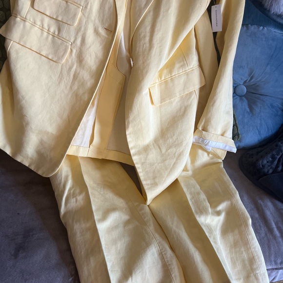 Banana Republic Suit - Picture 5 of 9